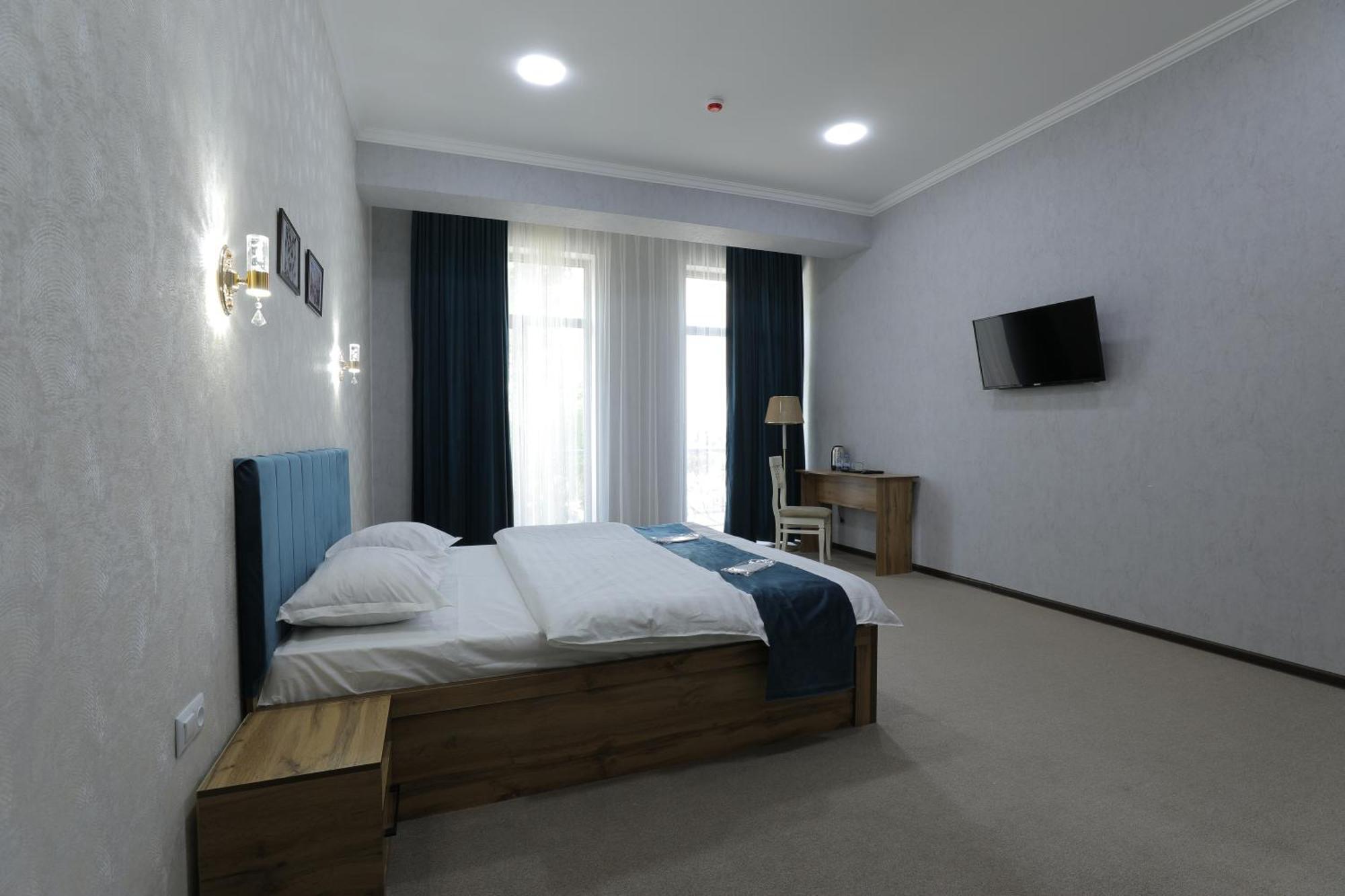 Resident Hotel Tashkent Exterior photo